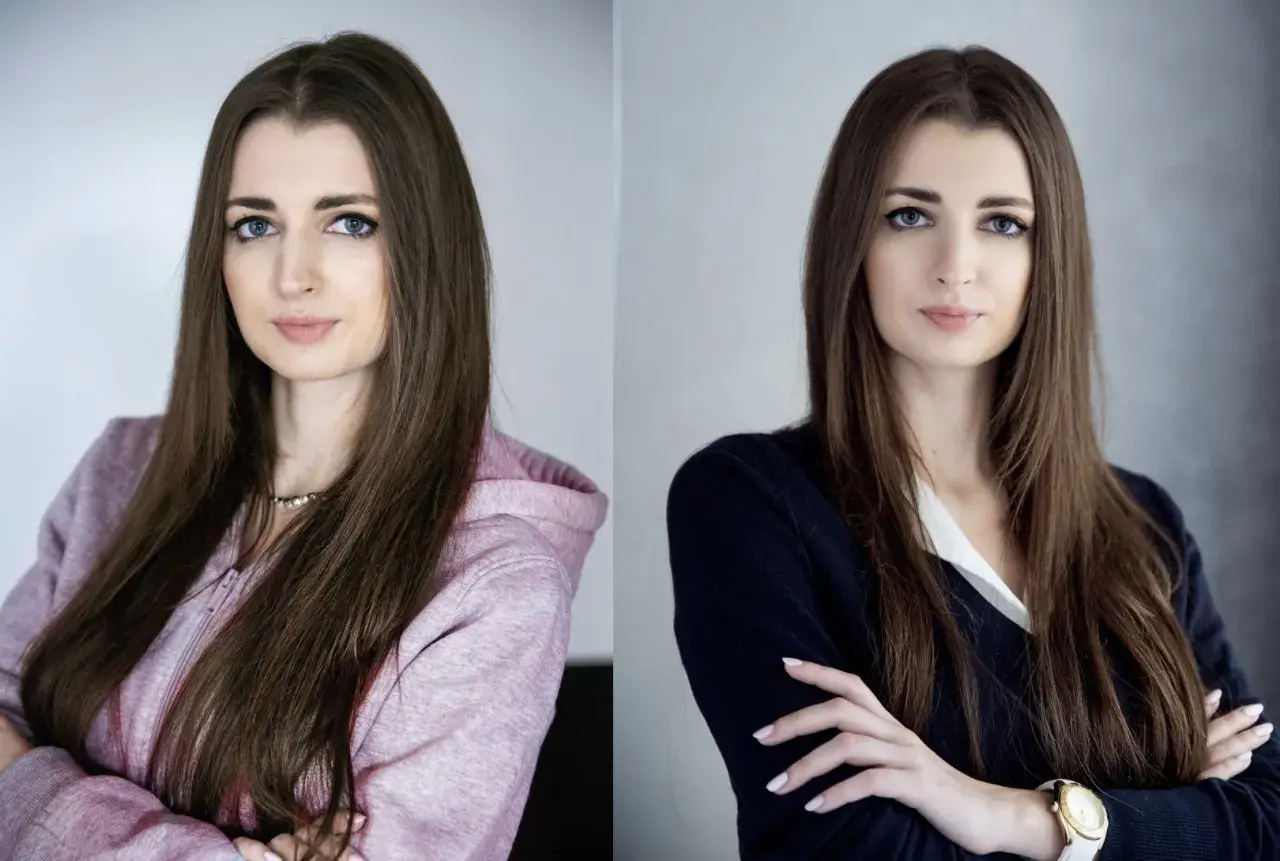 Dwie kobiety, jedna w bluzie z kapturem, druga w eleganckiej marynarce, obie z rękami skrzyżowanymi na piersi.