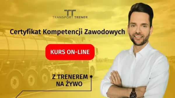 Kurs online na certyfikat kompetencji zawodowych z Transport Trener. Uśmiechnięty mężczyzna w białej koszuli, ciężarówka w tle.